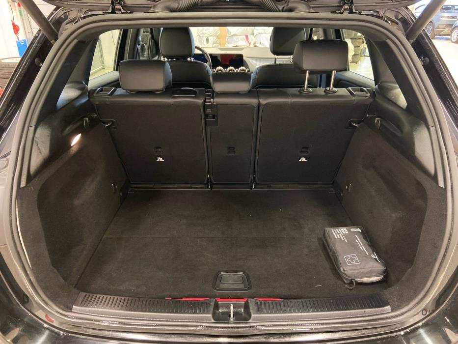 MERCEDES-BENZ B 2023
