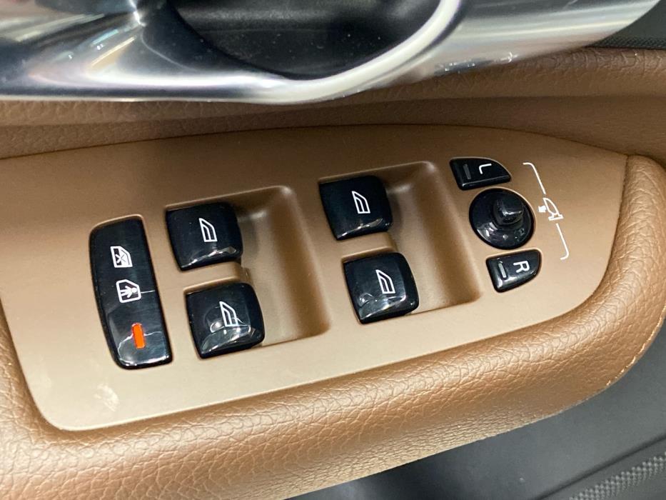 VOLVO XC90 2020