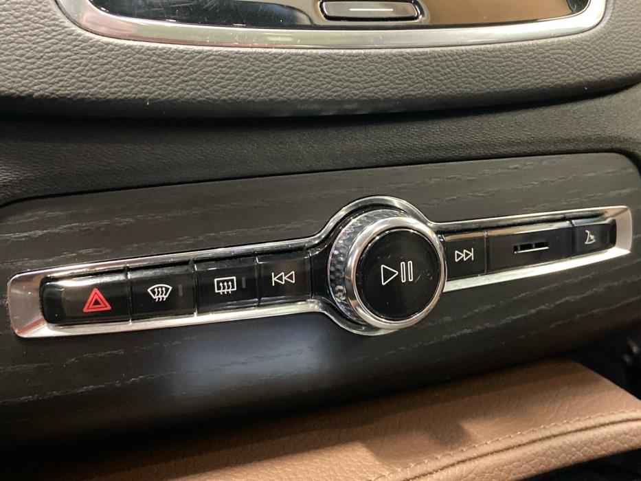 VOLVO XC90 2020