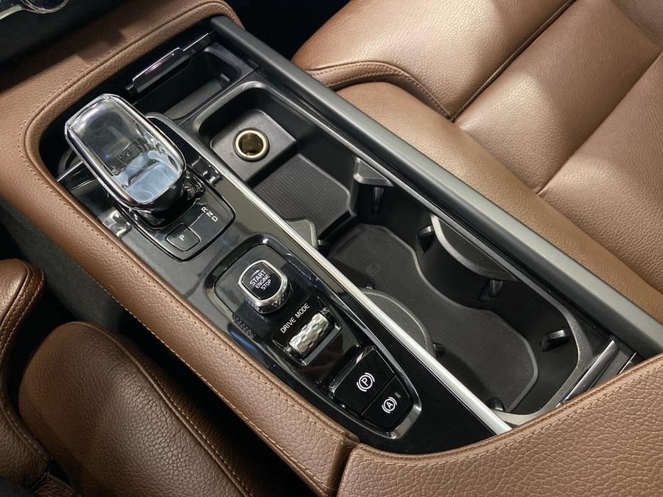 VOLVO XC90 2020