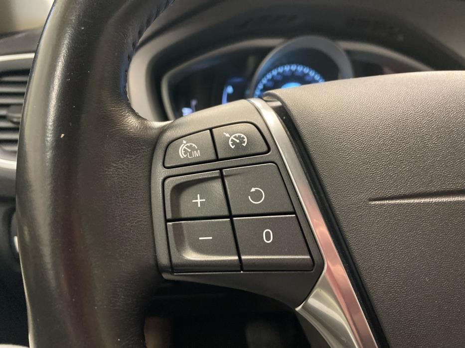 VOLVO V40 Cross Country 2015