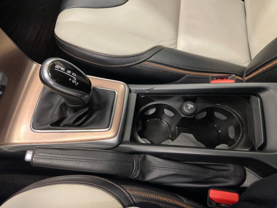 VOLVO V40 Cross Country 2015