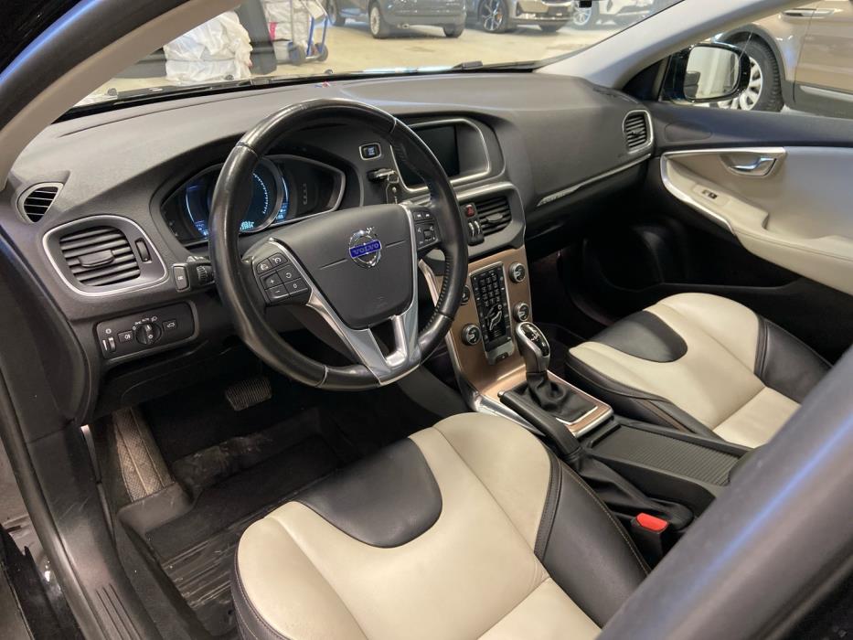 VOLVO V40 Cross Country 2015