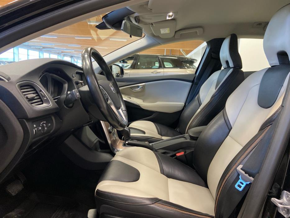 VOLVO V40 Cross Country 2015