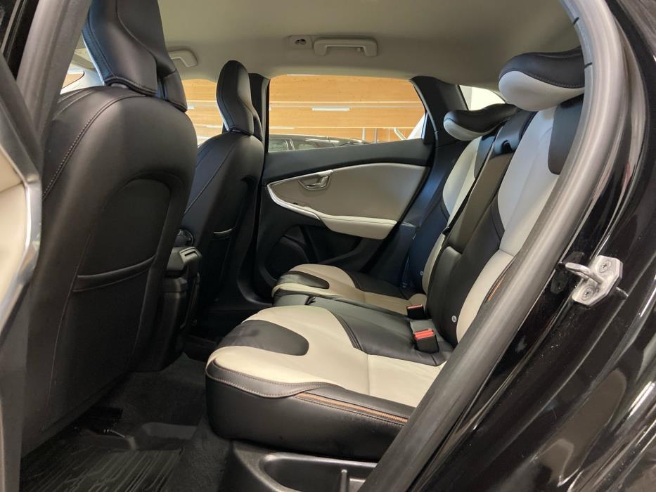 VOLVO V40 Cross Country 2015