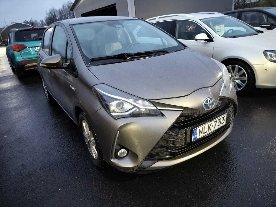 TOYOTA Yaris 2019