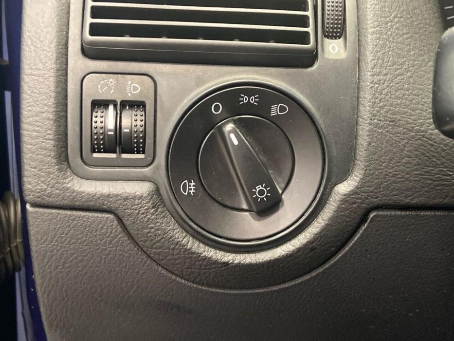 VOLKSWAGEN Golf Variant 2005
