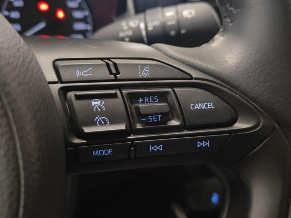 TOYOTA Yaris 2023