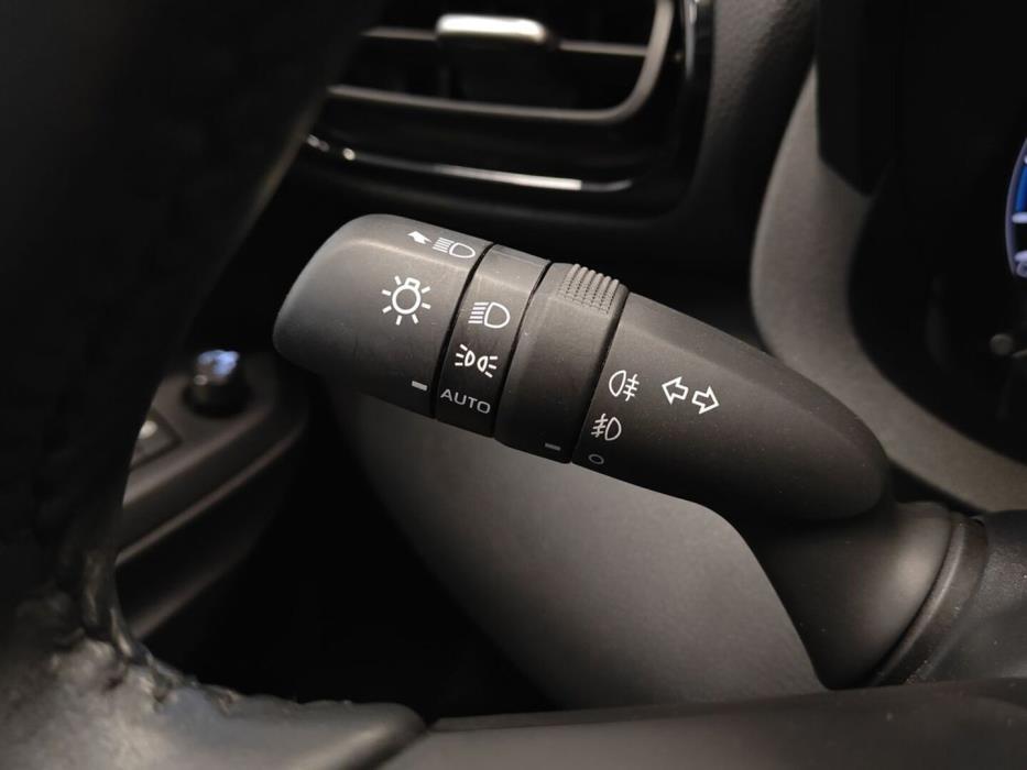 TOYOTA Yaris 2023
