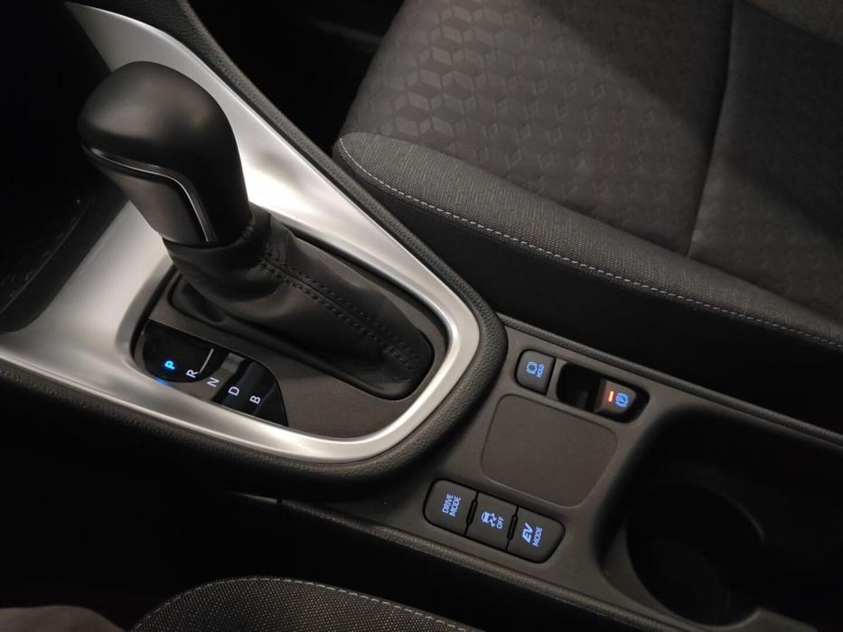 TOYOTA Yaris 2023