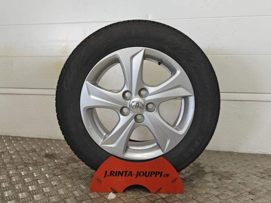 TOYOTA Yaris 2023
