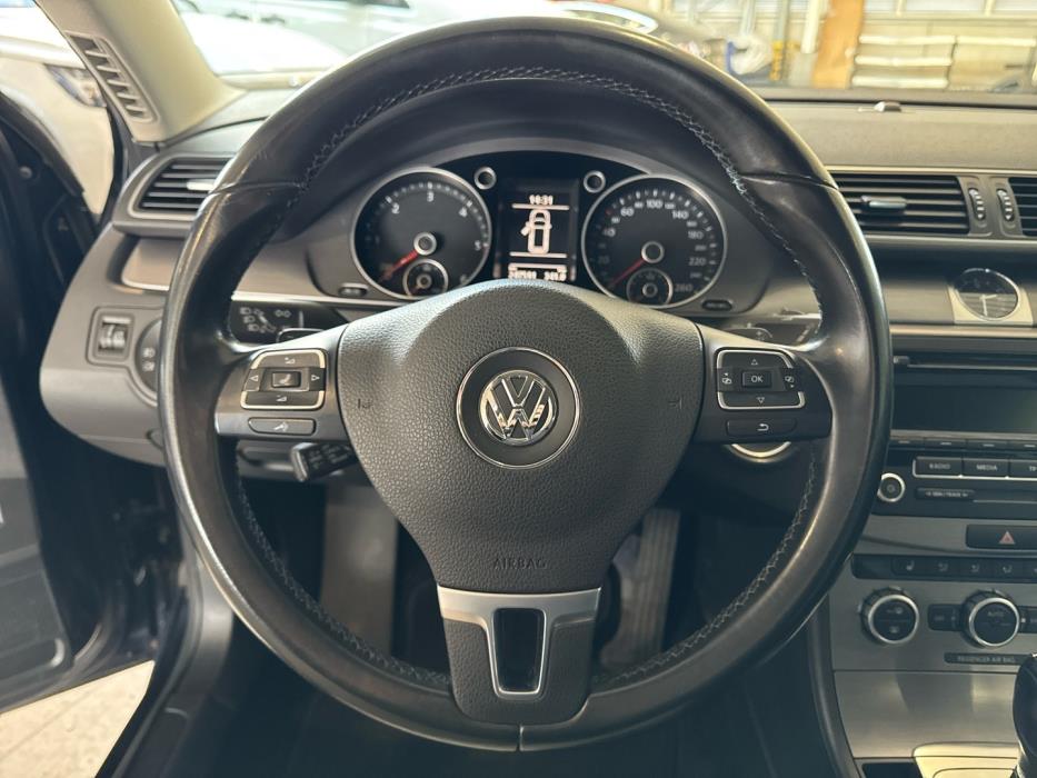 VOLKSWAGEN Passat 2013