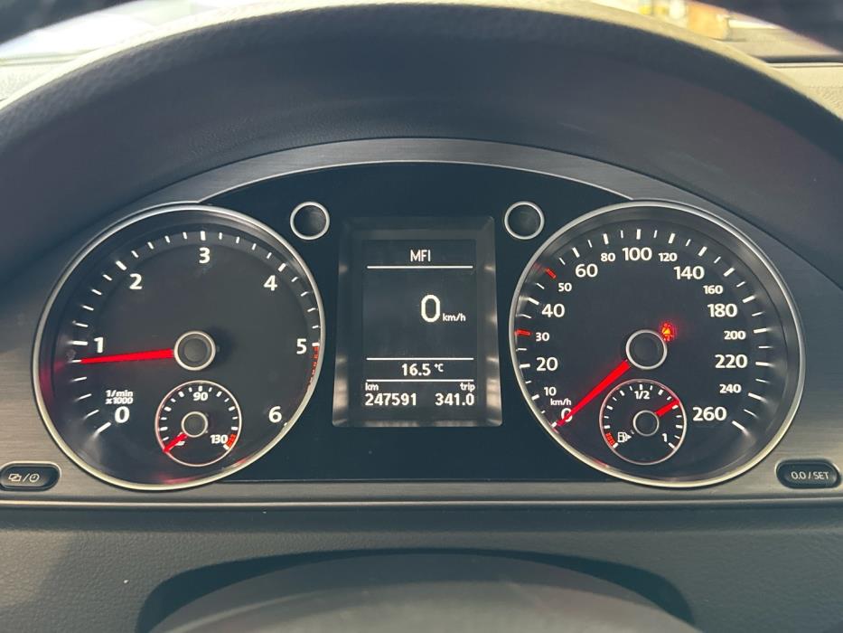 VOLKSWAGEN Passat 2013