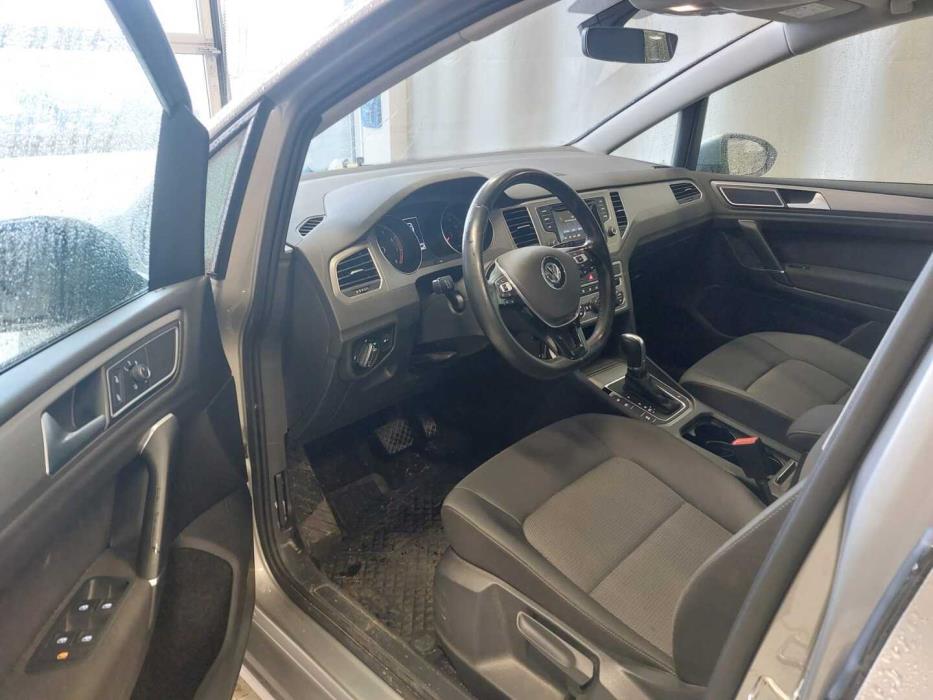 VOLKSWAGEN Golf Sportsvan 2017