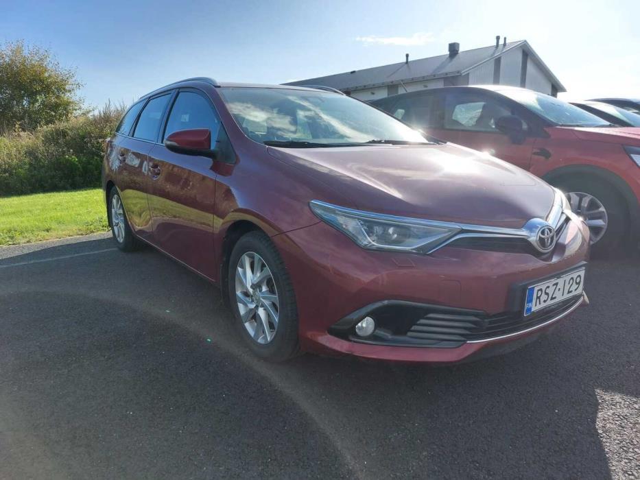 TOYOTA Auris 2017