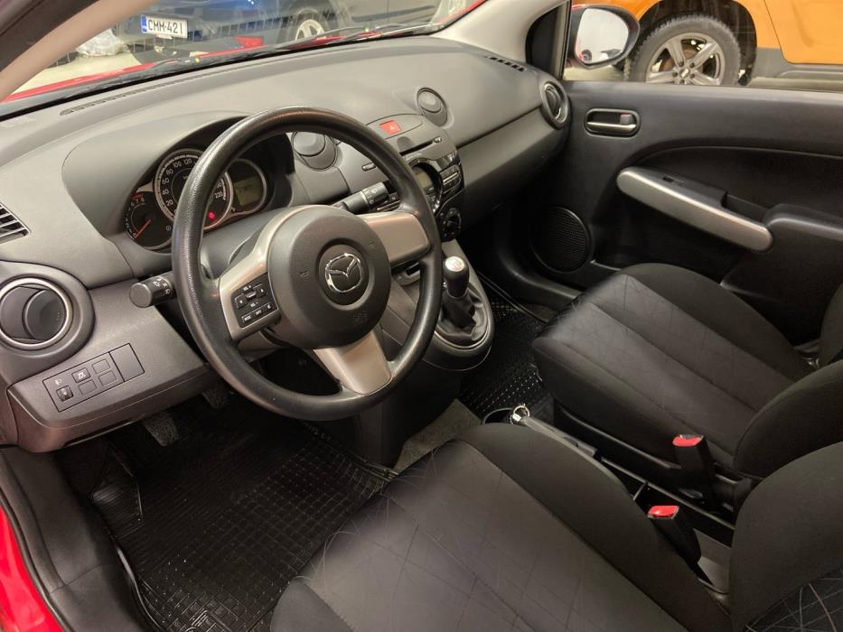MAZDA Mazda2 2011