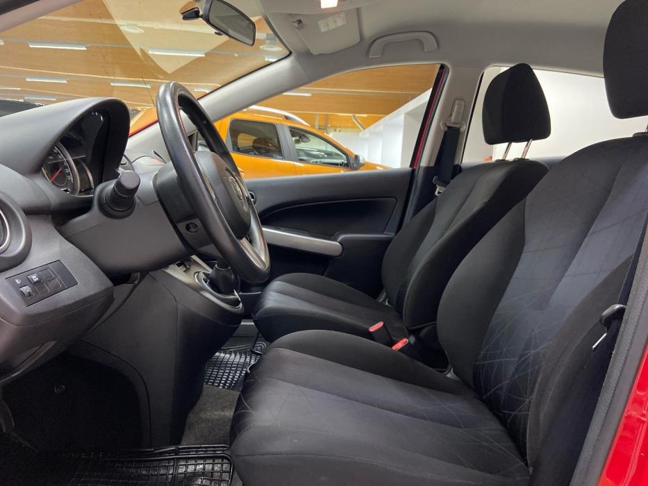 MAZDA Mazda2 2011
