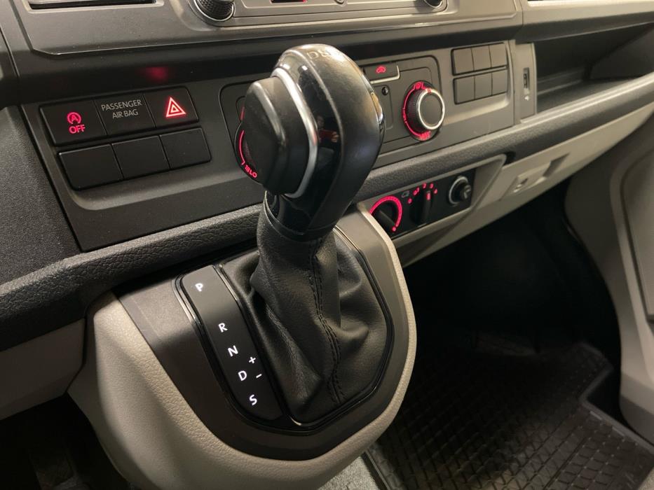 VOLKSWAGEN Transporter 2018