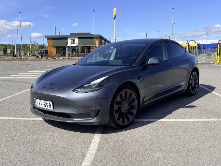 TESLA Model 3 2021