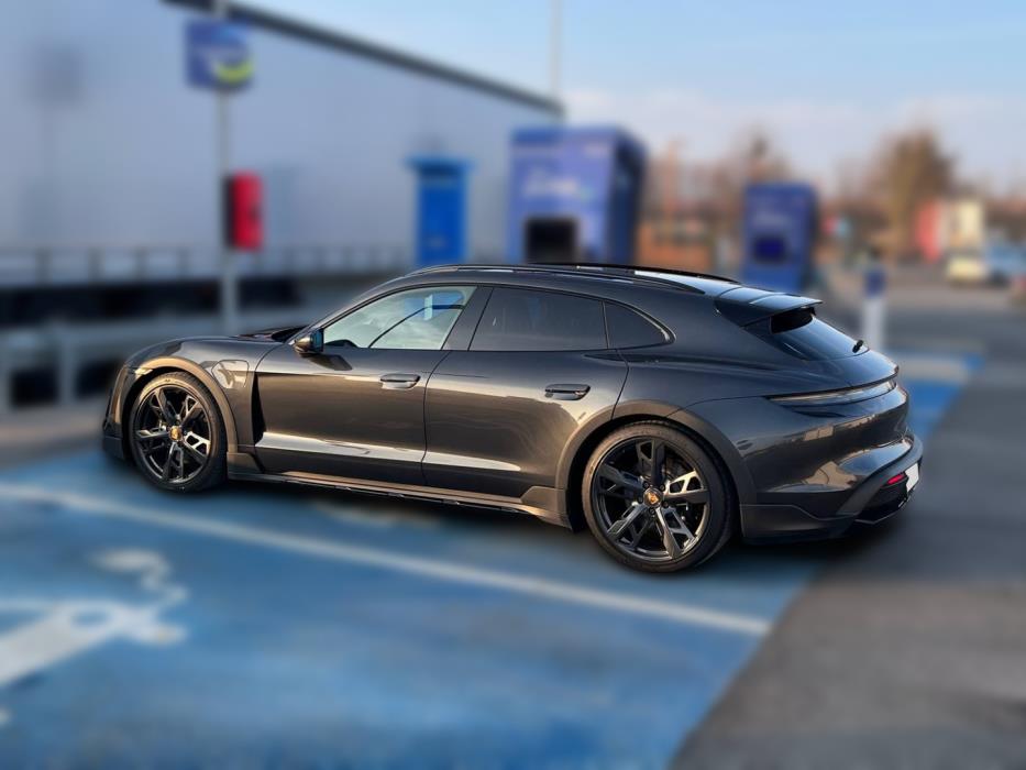 PORSCHE Taycan 2022