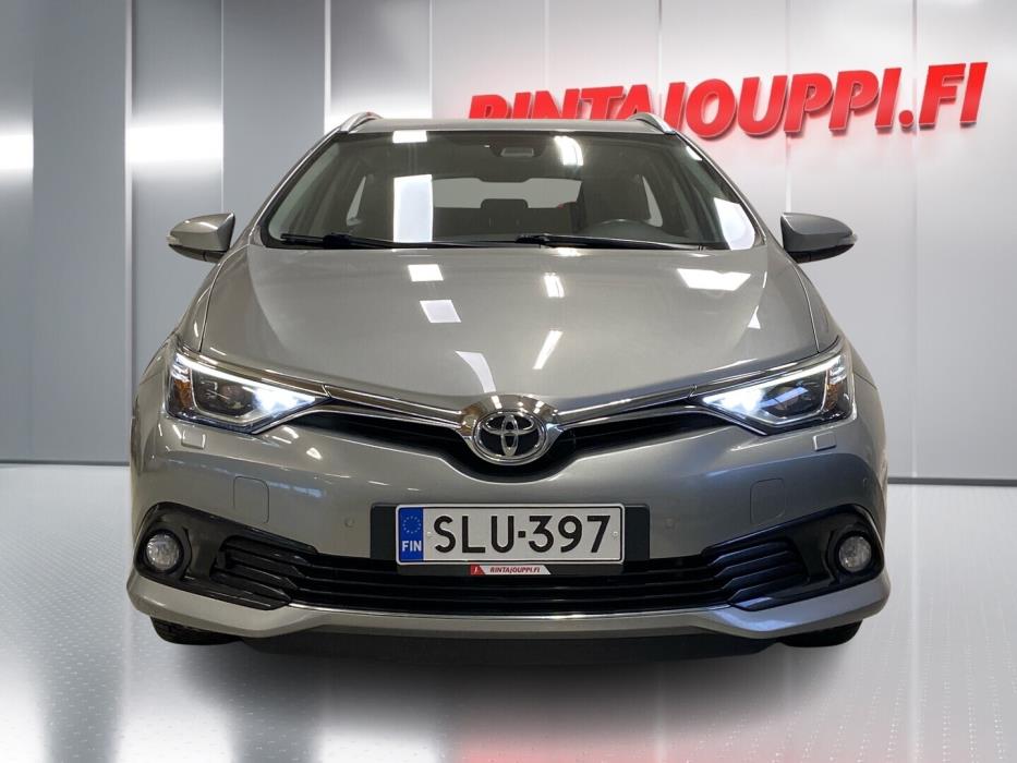 TOYOTA Auris 2015