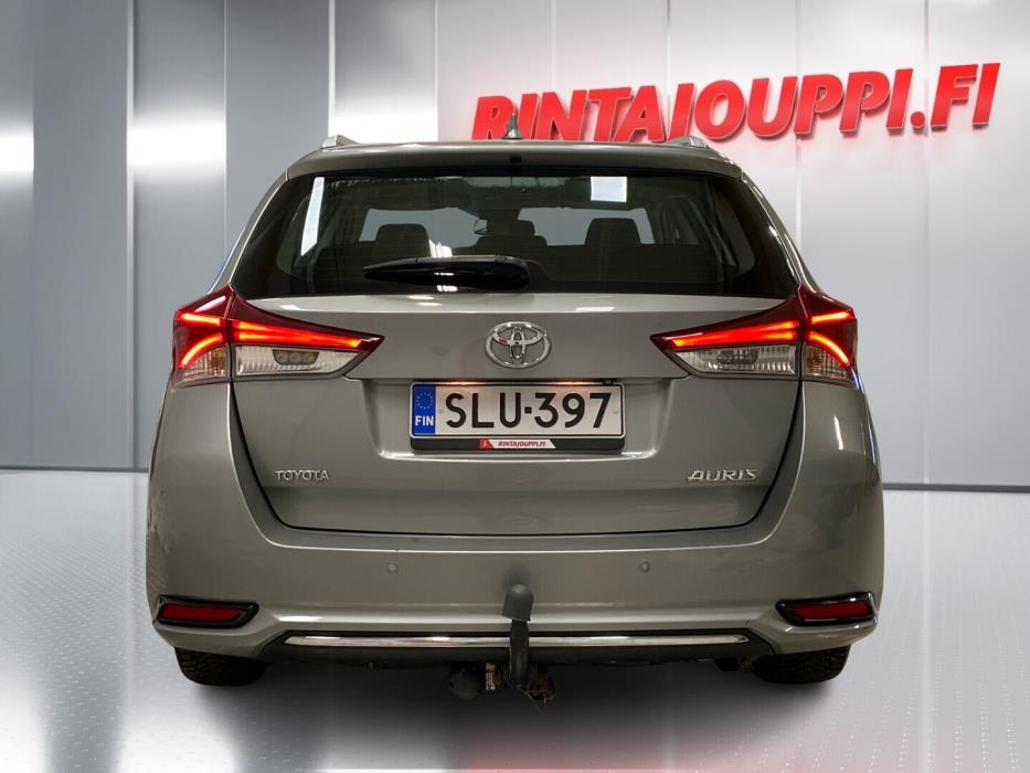 TOYOTA Auris 2015