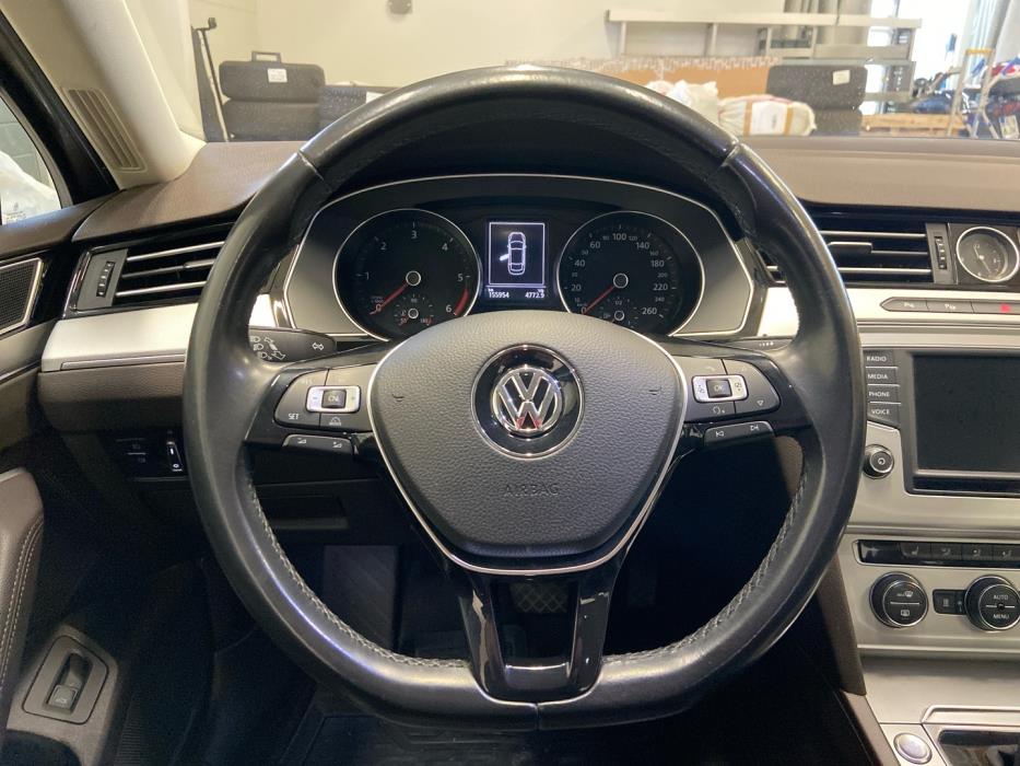 VOLKSWAGEN Passat 2016