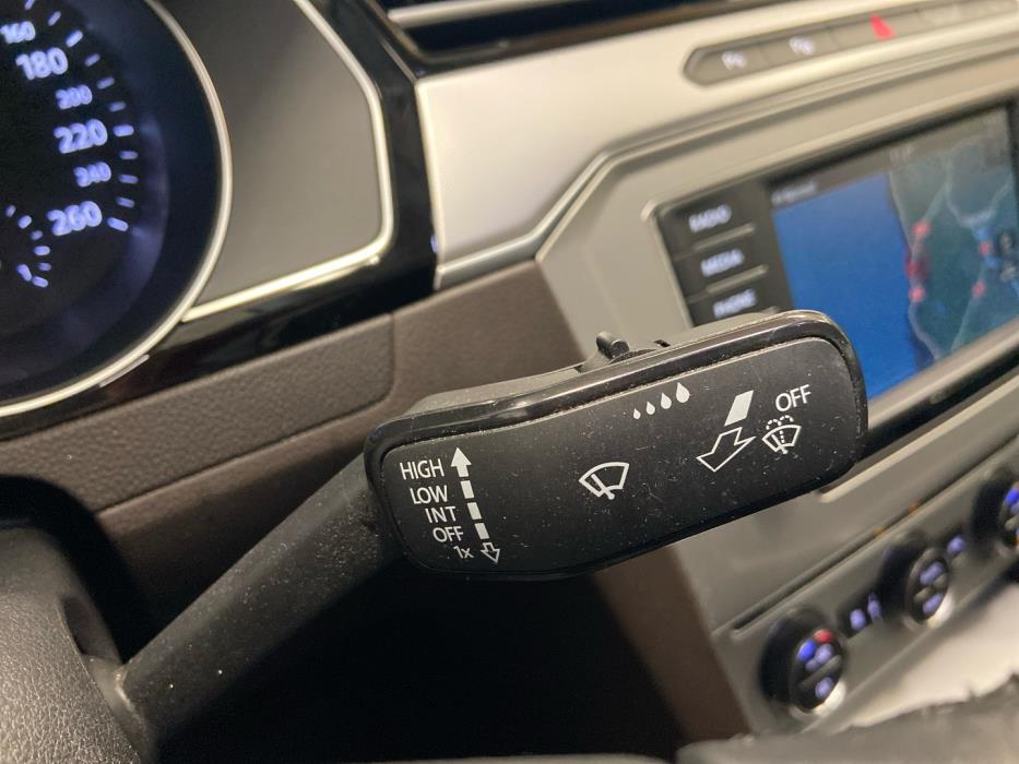 VOLKSWAGEN Passat 2016