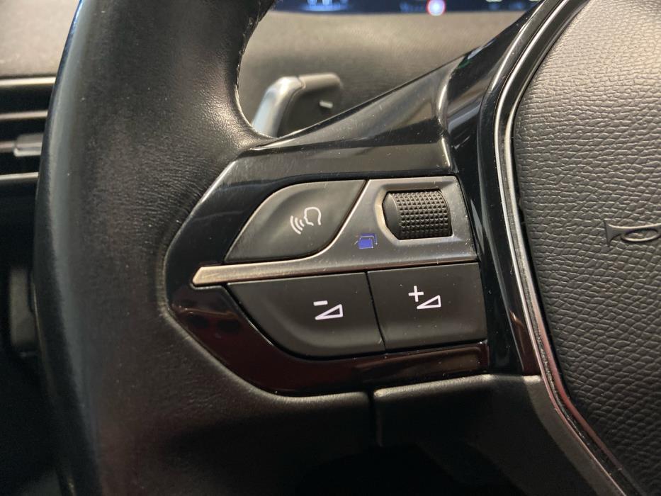 PEUGEOT 5008 2018