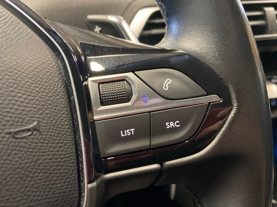PEUGEOT 5008 2018