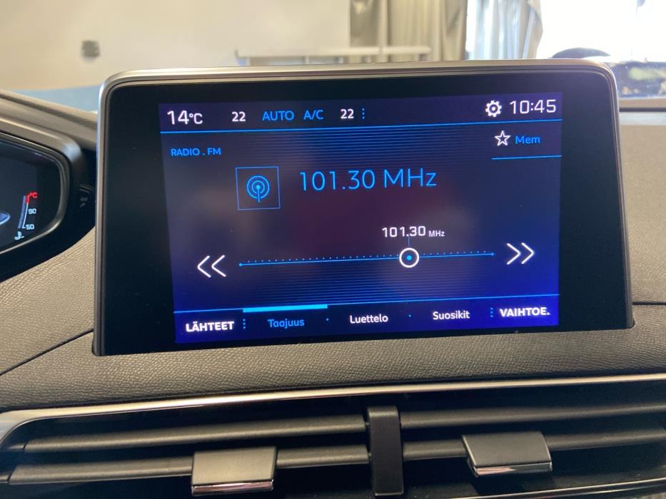 PEUGEOT 5008 2018