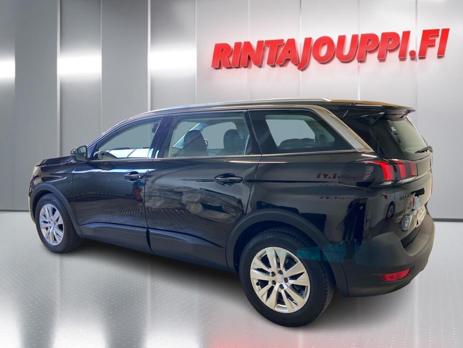 PEUGEOT 5008 2018