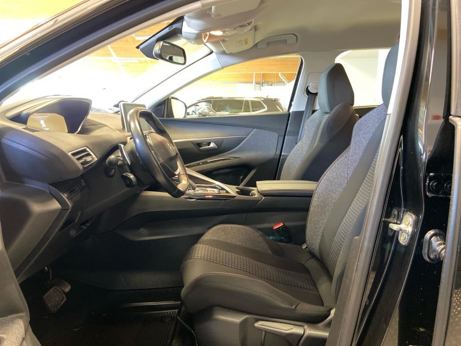 PEUGEOT 5008 2018