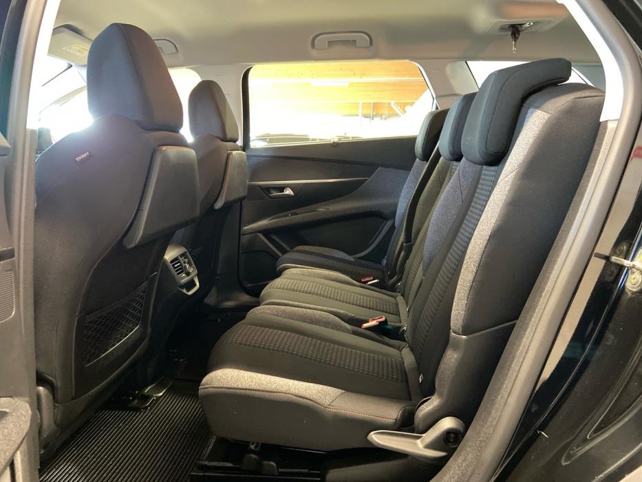 PEUGEOT 5008 2018