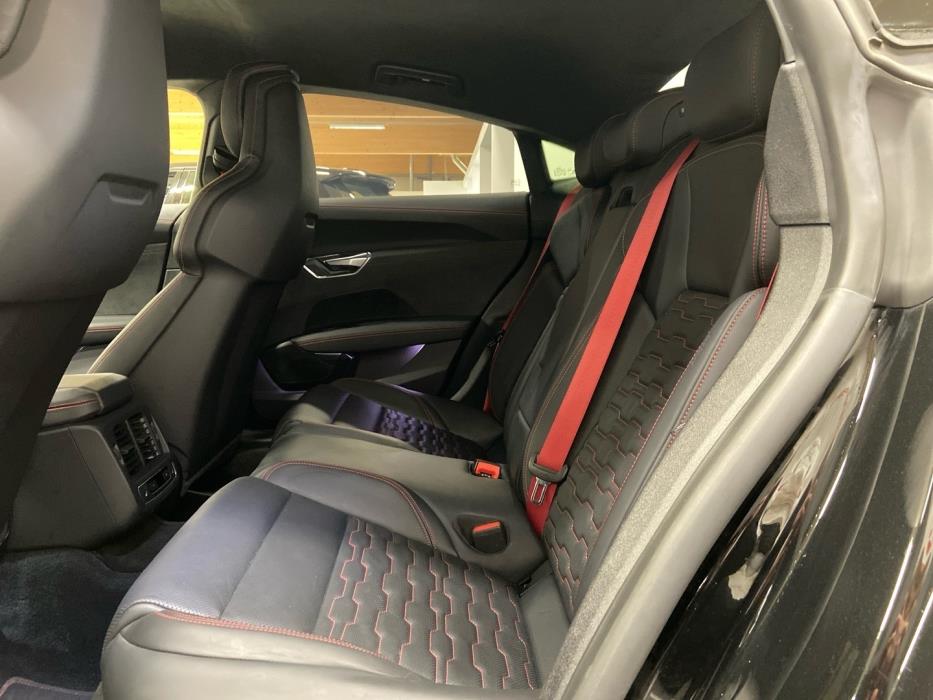 AUDI E-TRON GT RS 2022