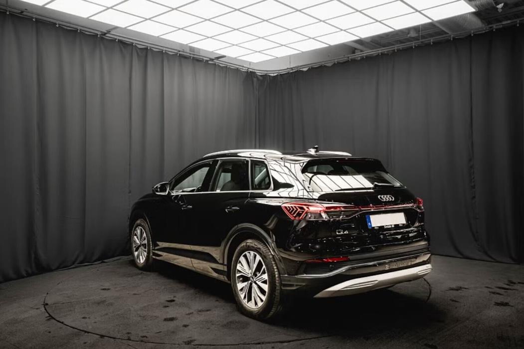AUDI Q4 e-tron 2022
