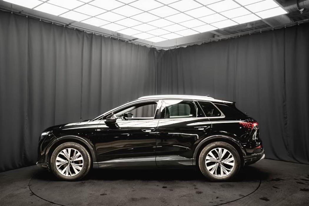 AUDI Q4 e-tron 2022