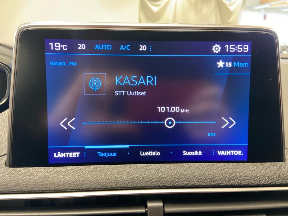 PEUGEOT 5008 2019