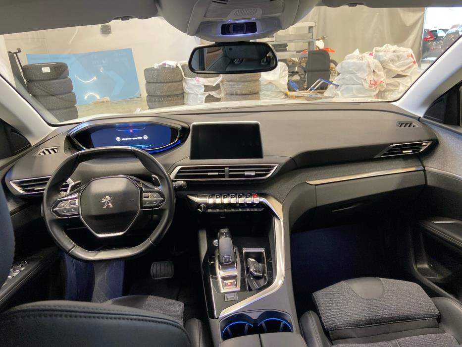 PEUGEOT 5008 2019
