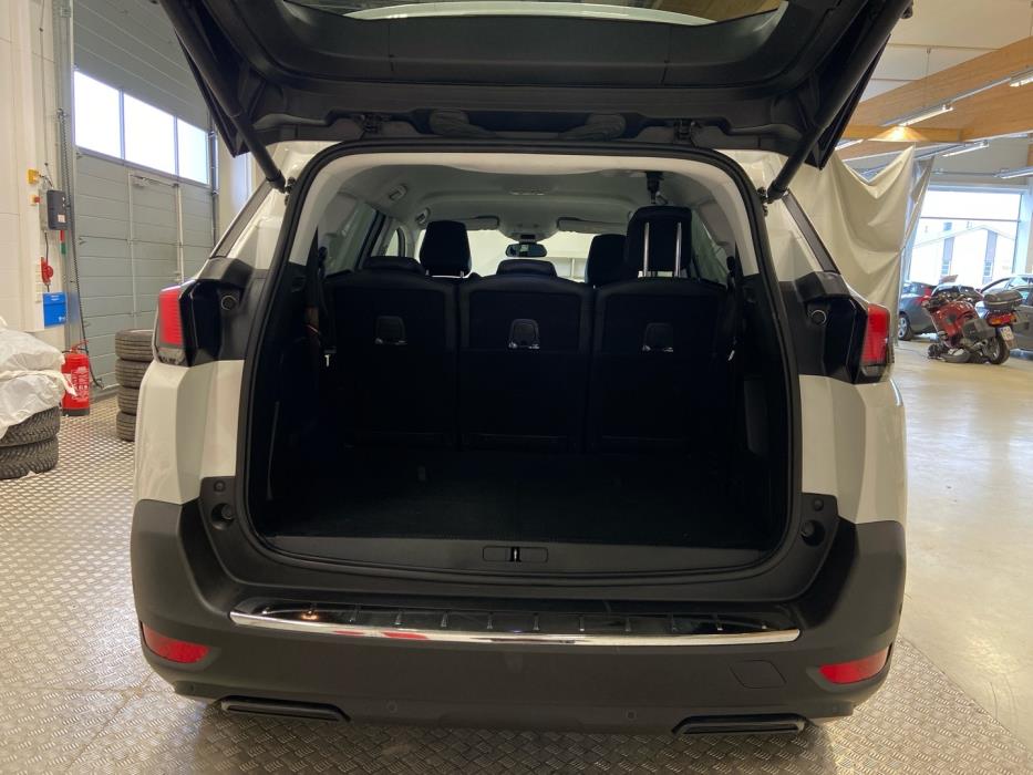 PEUGEOT 5008 2019