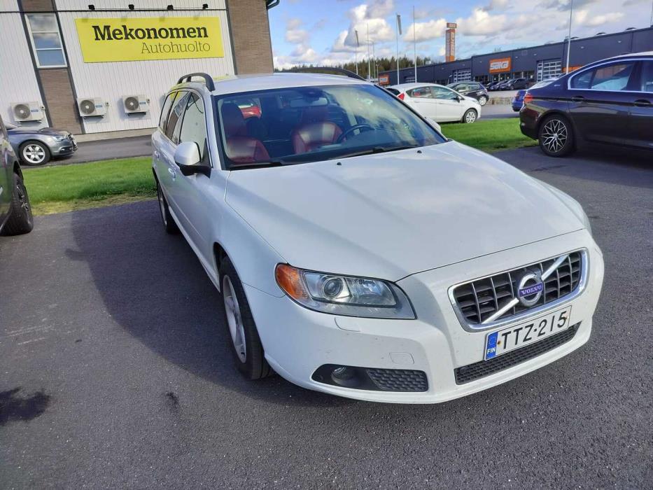 VOLVO V70 2010