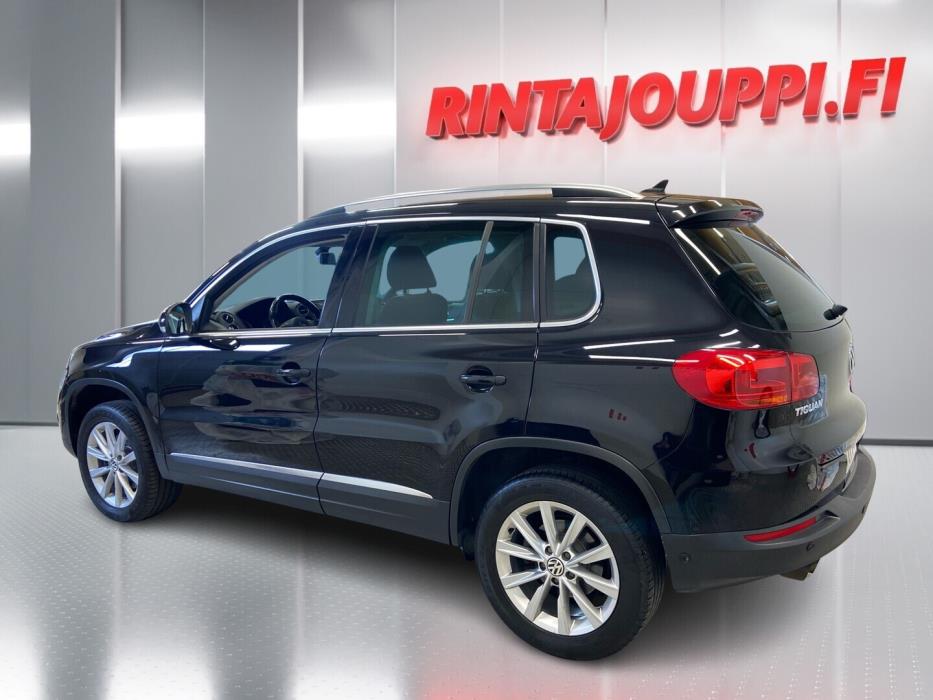 VOLKSWAGEN Tiguan 2012