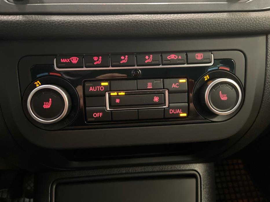VOLKSWAGEN Tiguan 2012