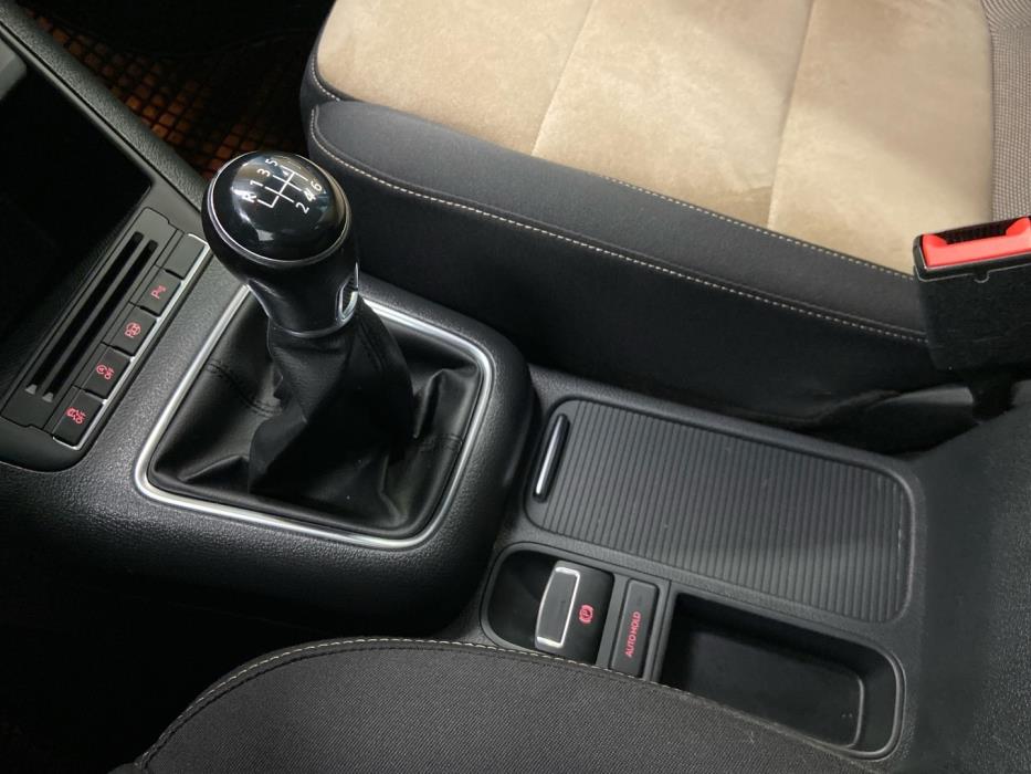 VOLKSWAGEN Tiguan 2012