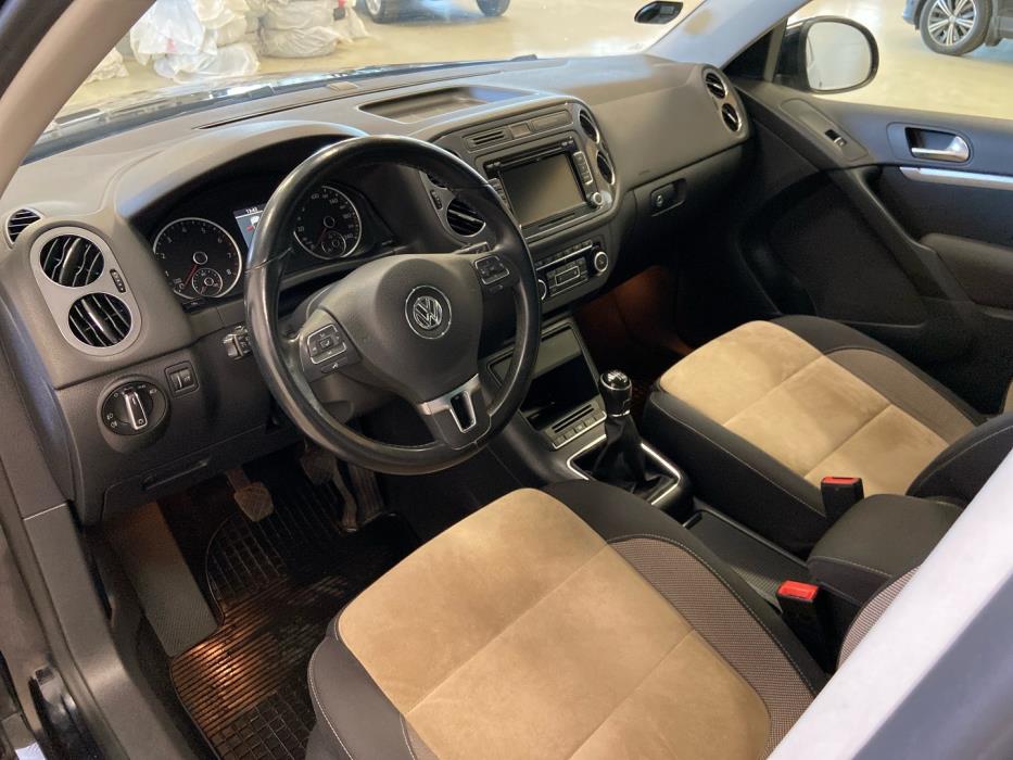 VOLKSWAGEN Tiguan 2012