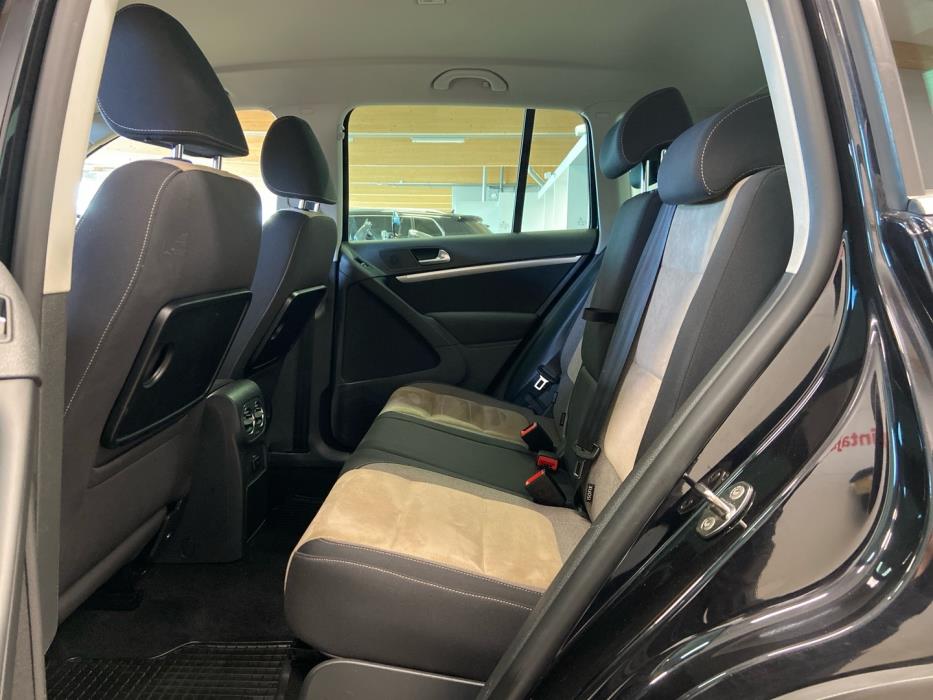 VOLKSWAGEN Tiguan 2012