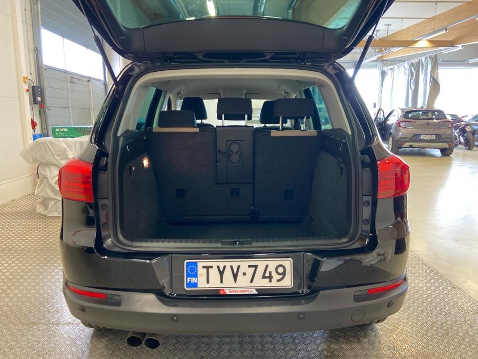 VOLKSWAGEN Tiguan 2012