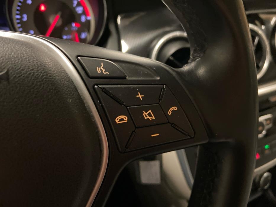 MERCEDES-BENZ CLA 2015