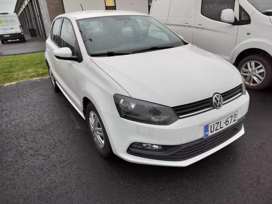 VOLKSWAGEN Polo 2016