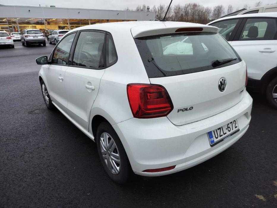 VOLKSWAGEN Polo 2016
